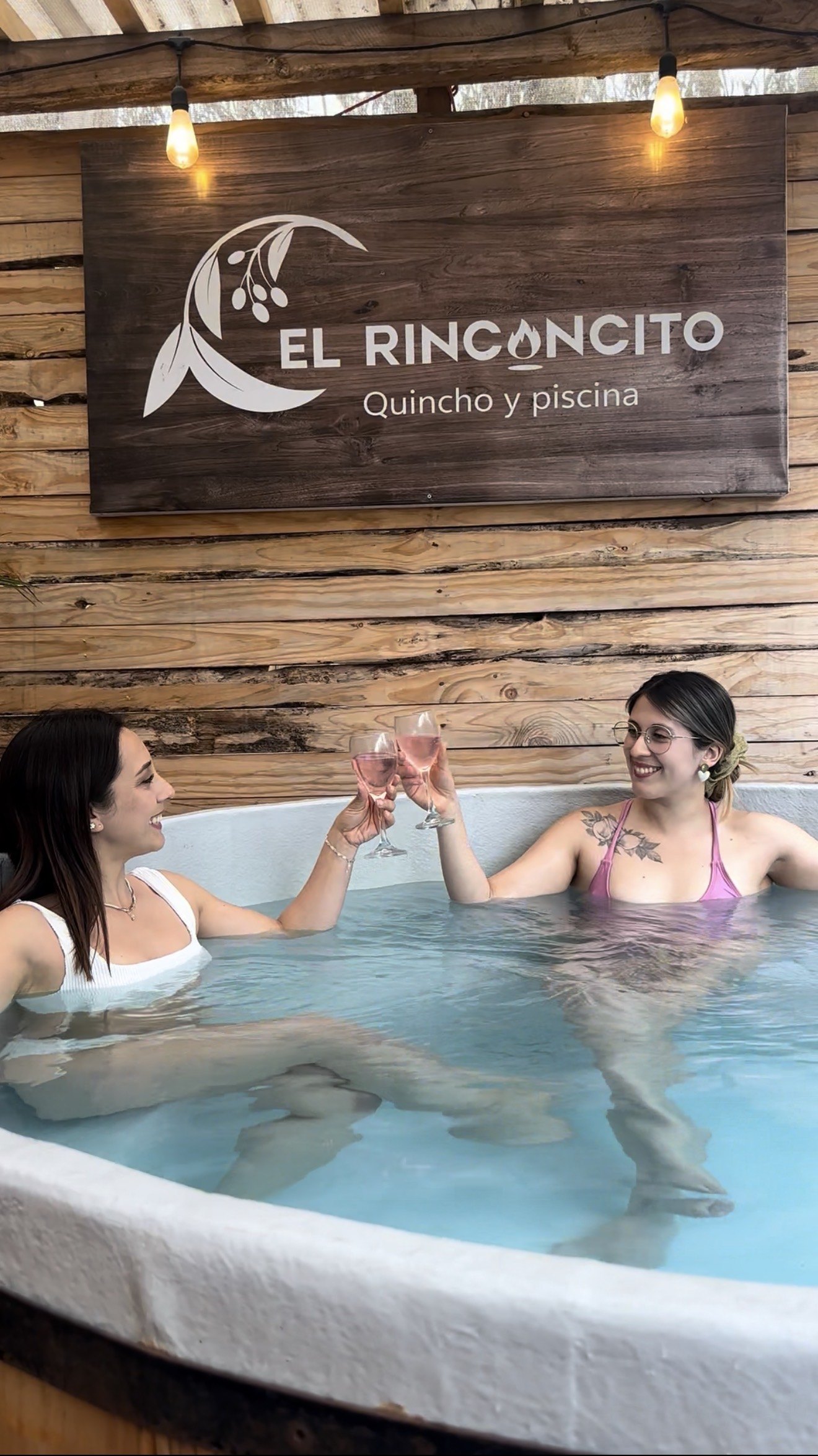 Amigas en la tinaja
